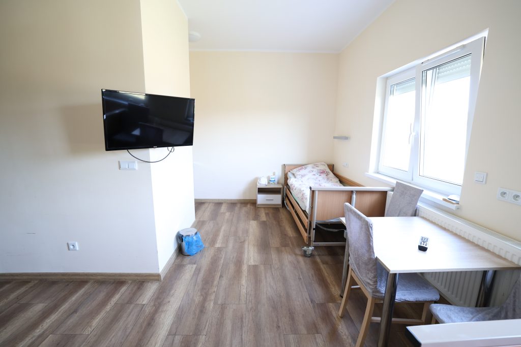 Centrum Opieki i Rehabilitacji Ostoja - zdjęcia pokoi